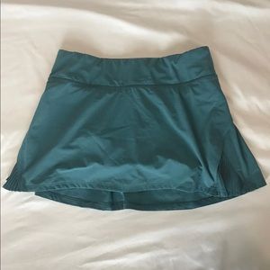 Lululemon skirt size 4